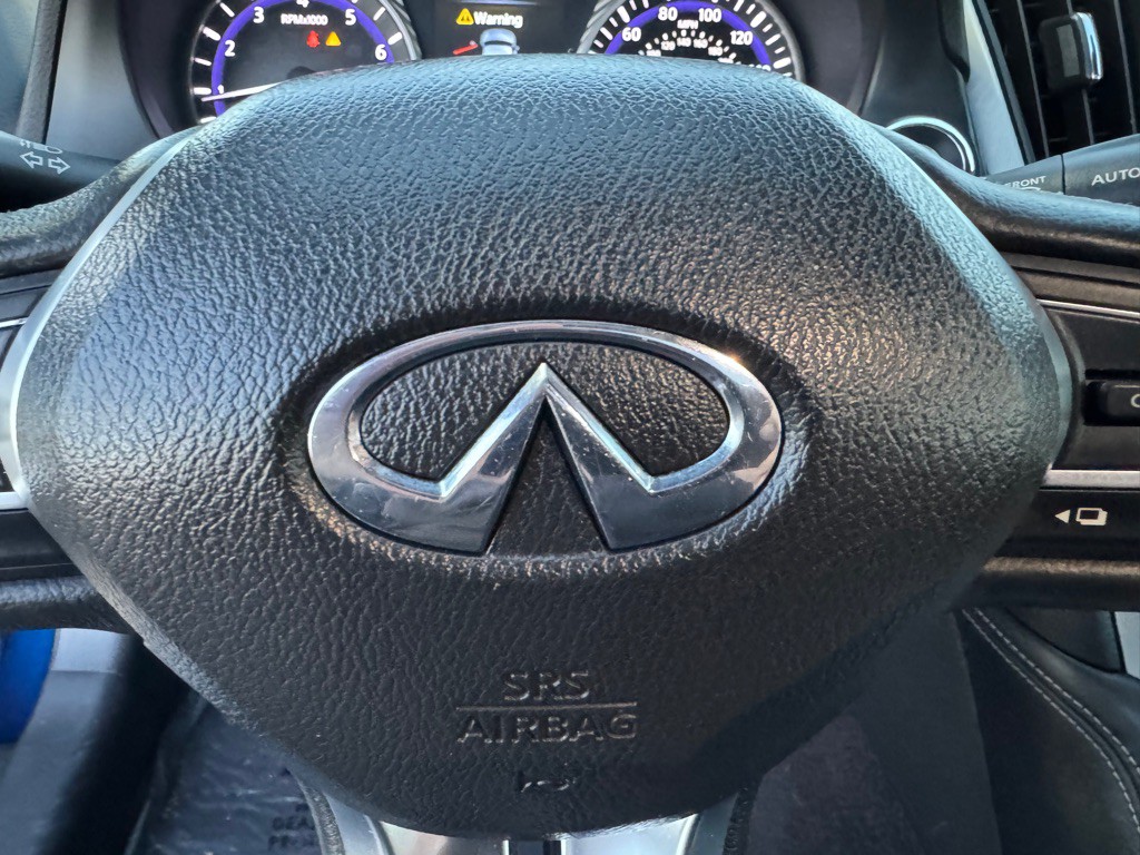 2017 INFINITI Q60 Image 45