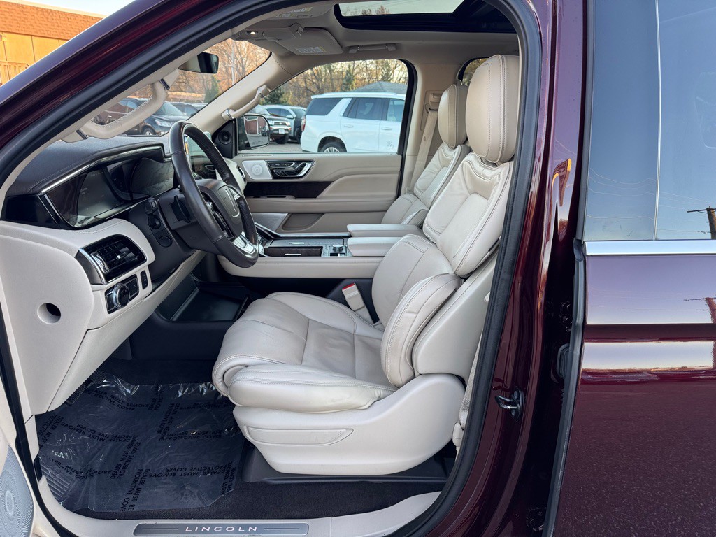 2019 Lincoln Navigator Image 15