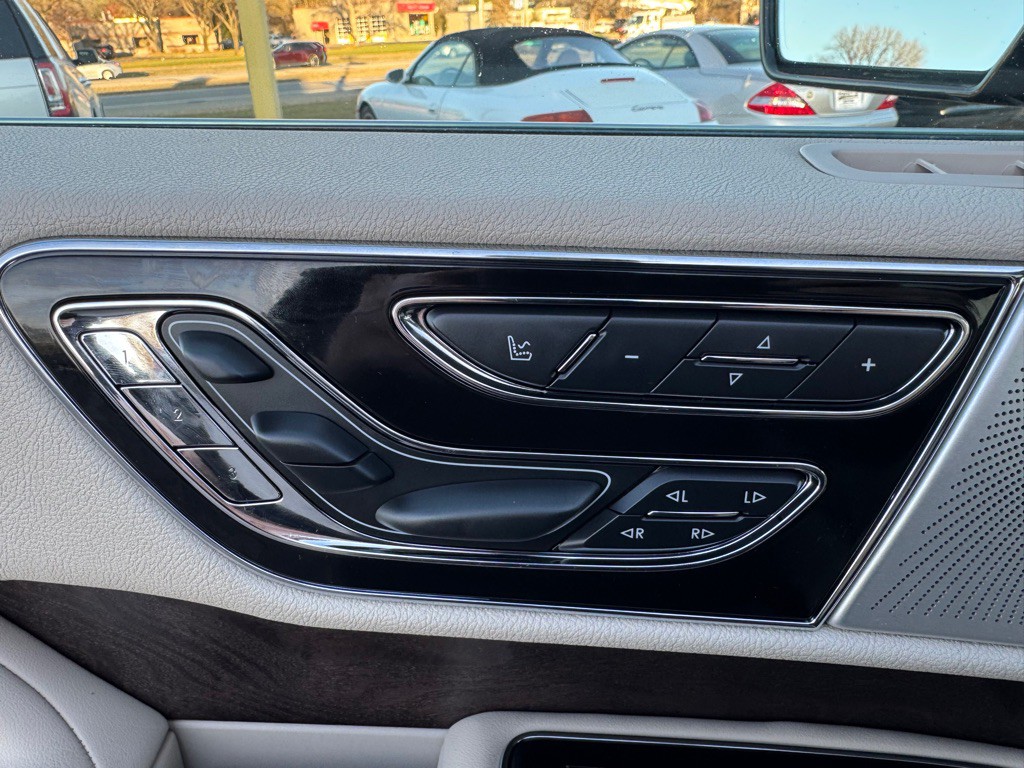 2019 Lincoln Navigator Image 19