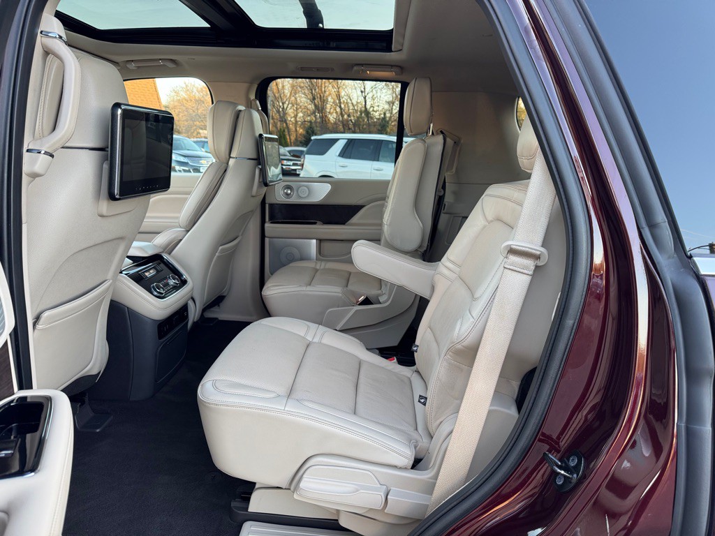 2019 Lincoln Navigator Image 21