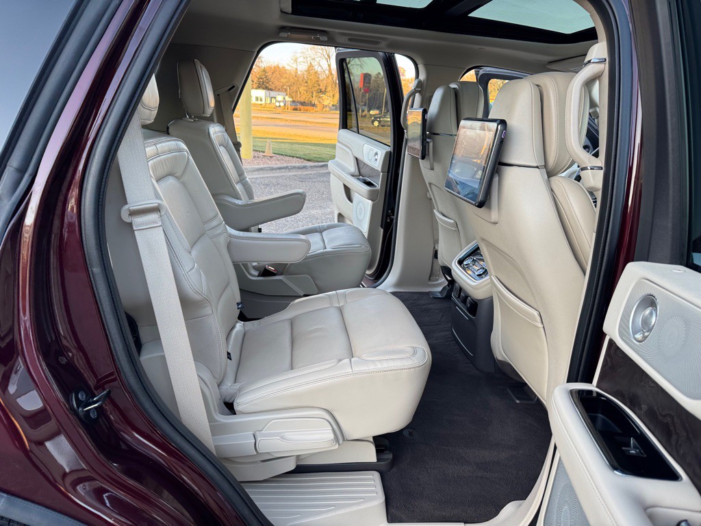 2019 Lincoln Navigator Image 29