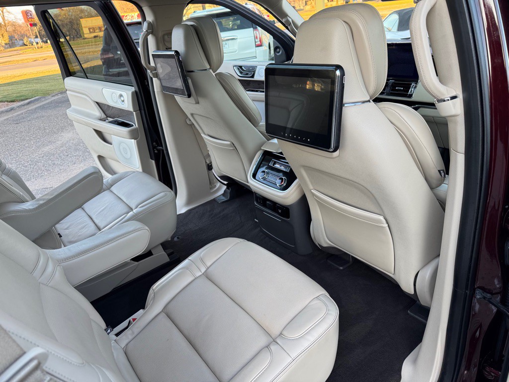 2019 Lincoln Navigator Image 30