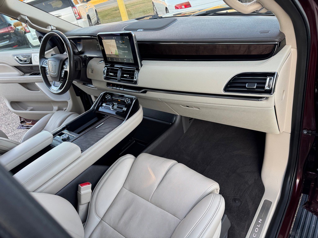 2019 Lincoln Navigator Image 34