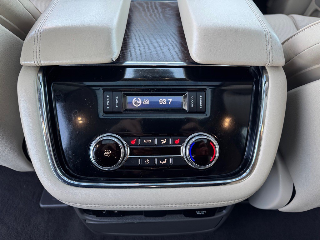 2019 Lincoln Navigator Image 37