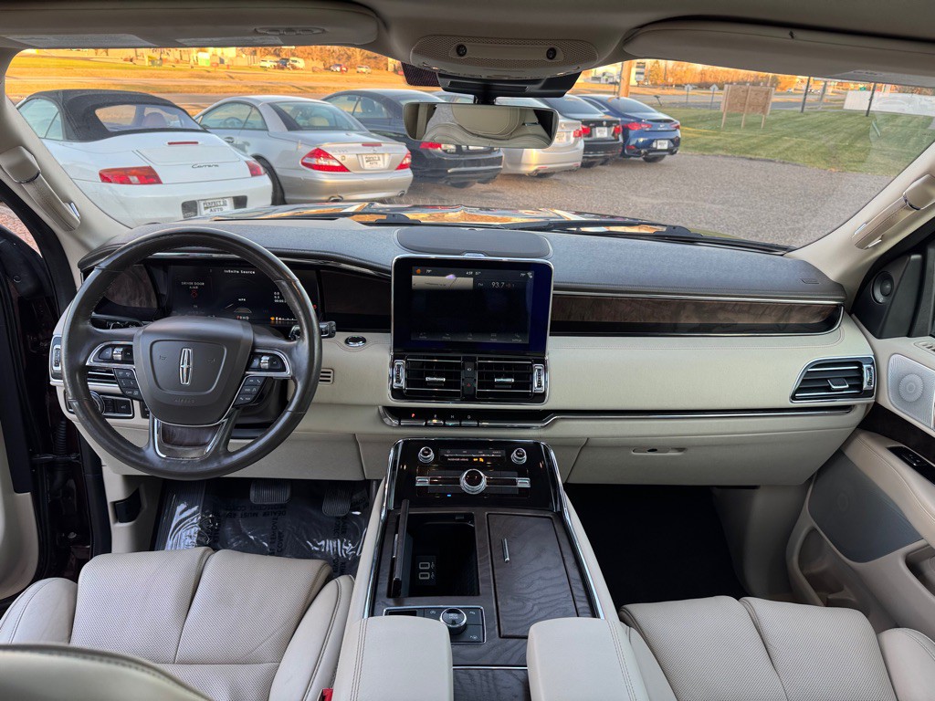 2019 Lincoln Navigator Image 40