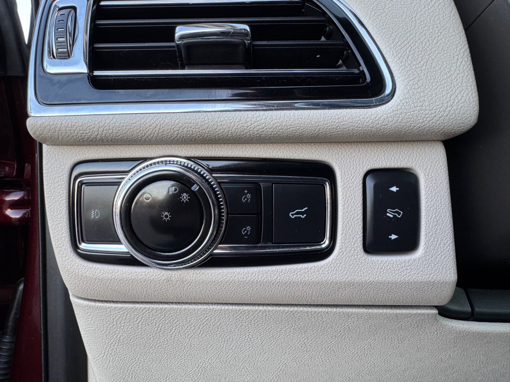 2019 Lincoln Navigator Image 65