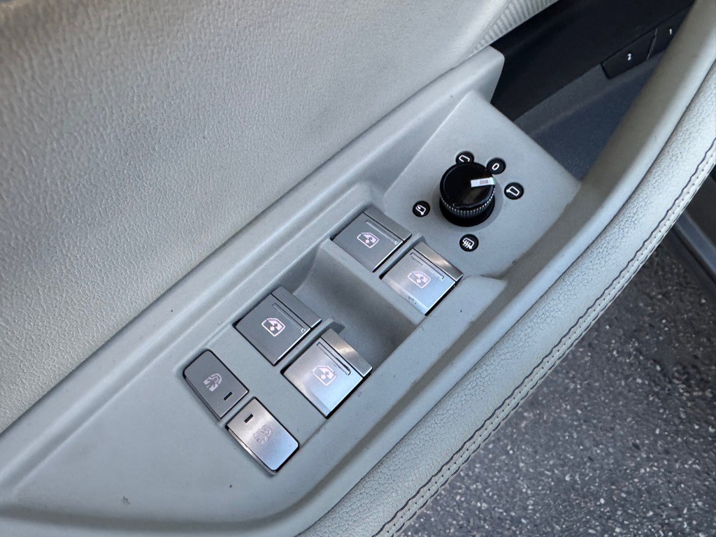 2019 Audi E-tron Image 19