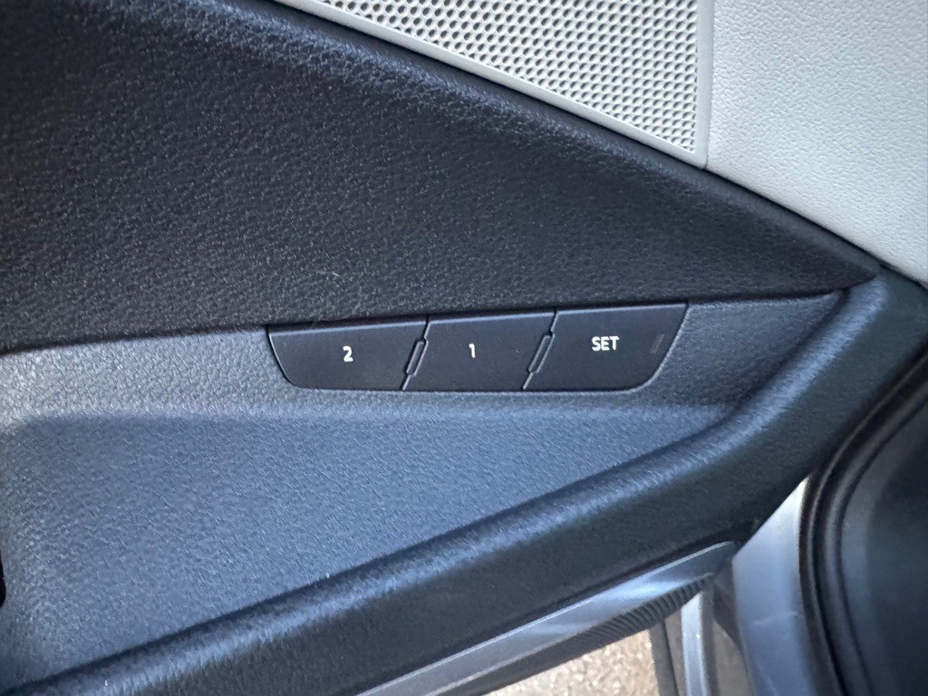 2019 Audi E-tron Image 20