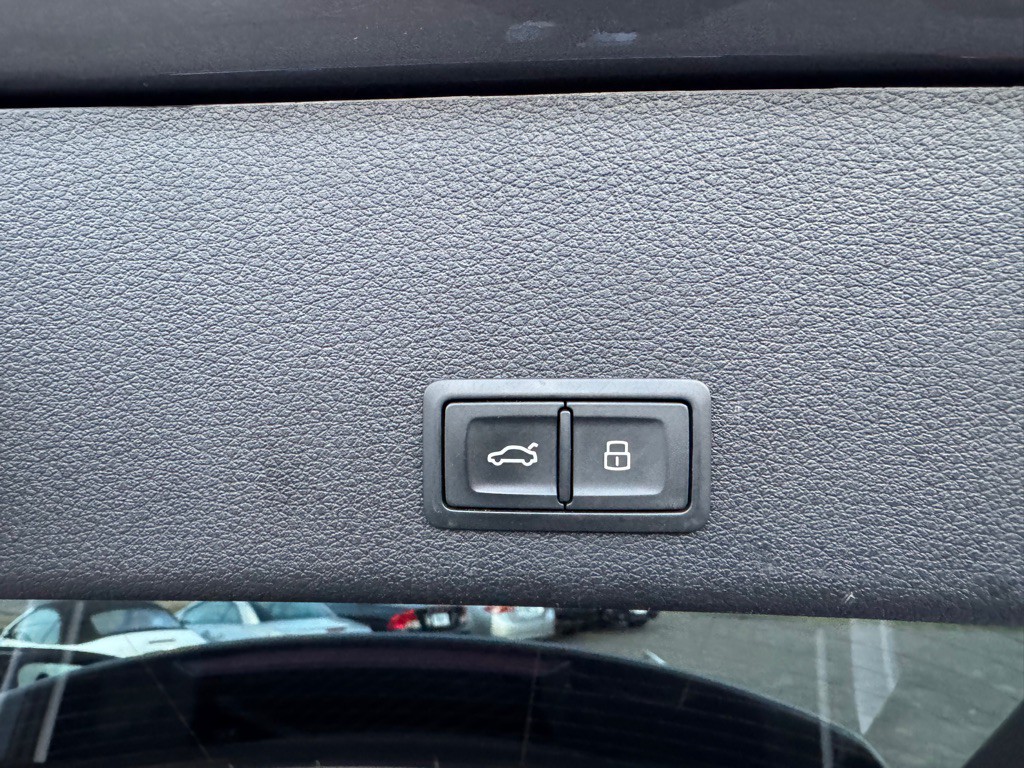 2019 Audi E-tron Image 26