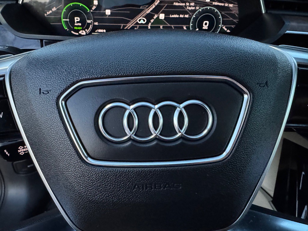 2019 Audi E-tron Image 65