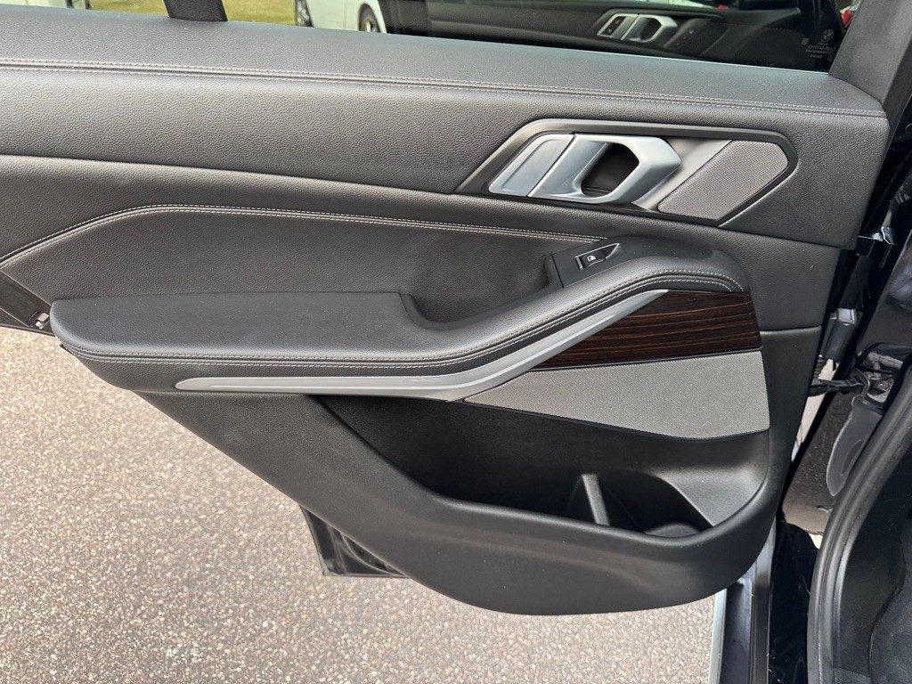 2020 BMW X5 Image 25