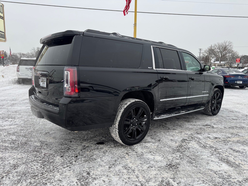 2017 GMC Yukon Image 4