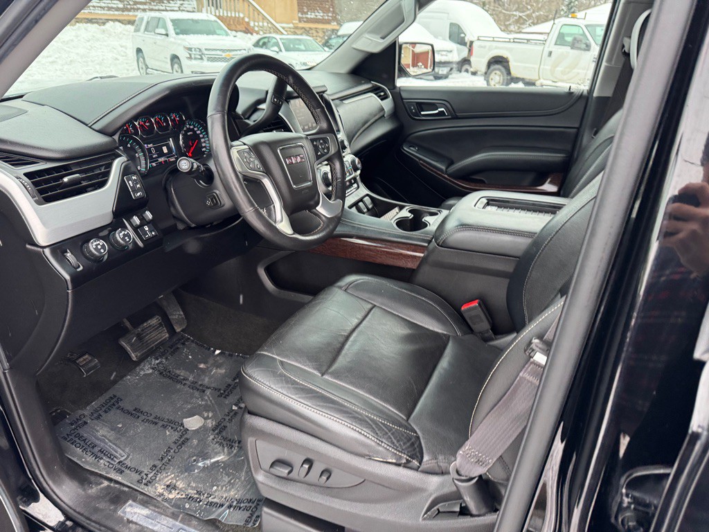 2017 GMC Yukon Image 17