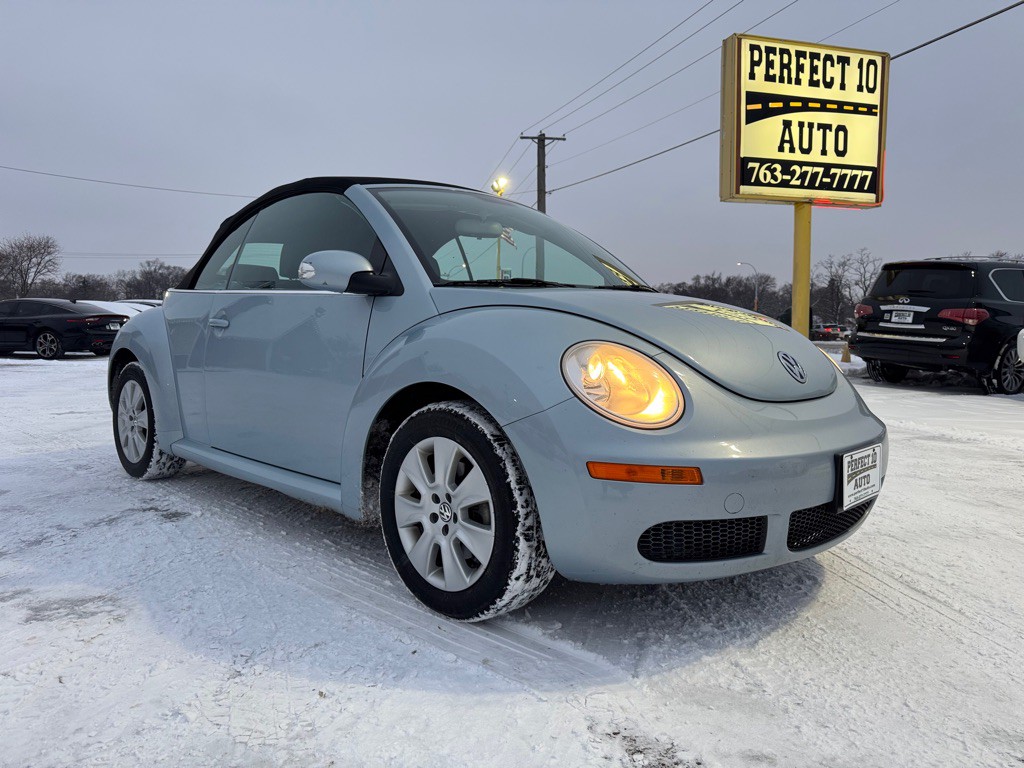 2009 Volkswagen Beetle Image 1