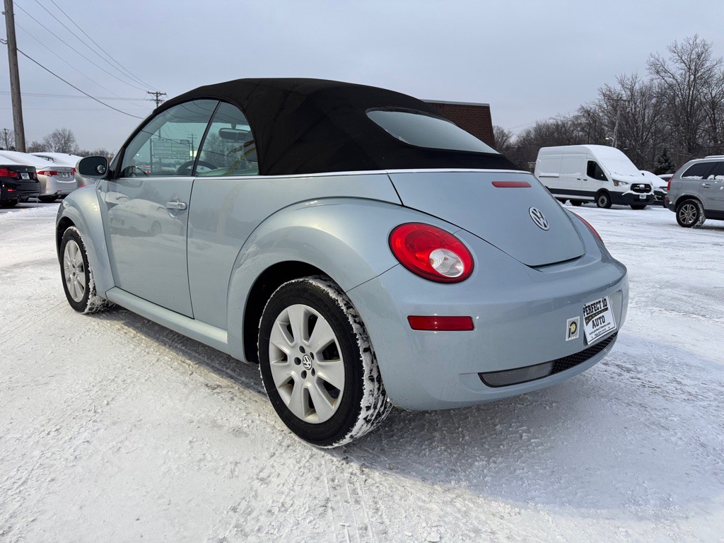 2009 Volkswagen Beetle Image 7
