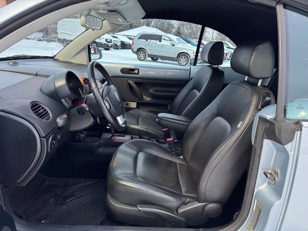 2009 Volkswagen Beetle Image 14