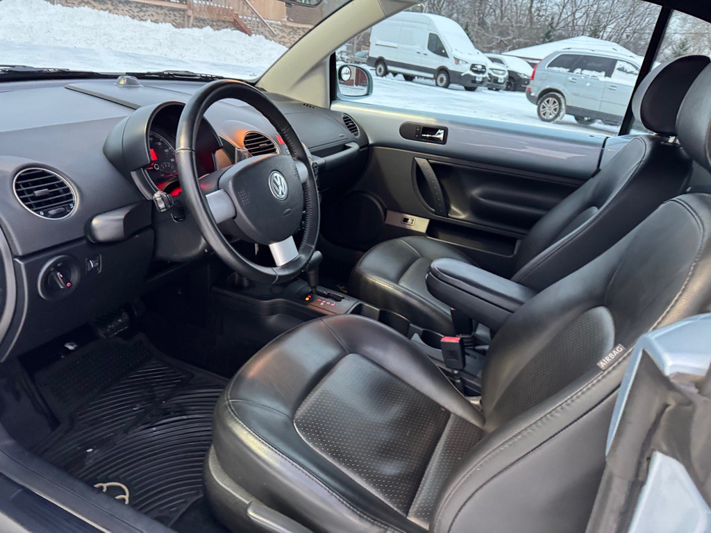 2009 Volkswagen Beetle Image 15