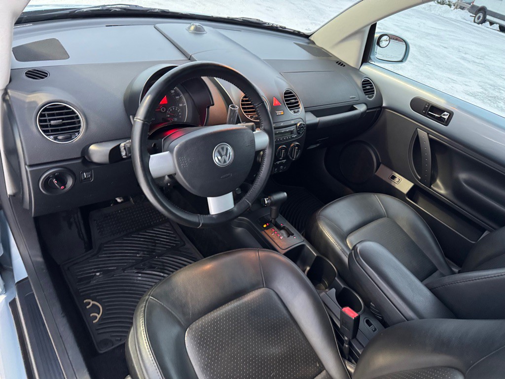 2009 Volkswagen Beetle Image 16