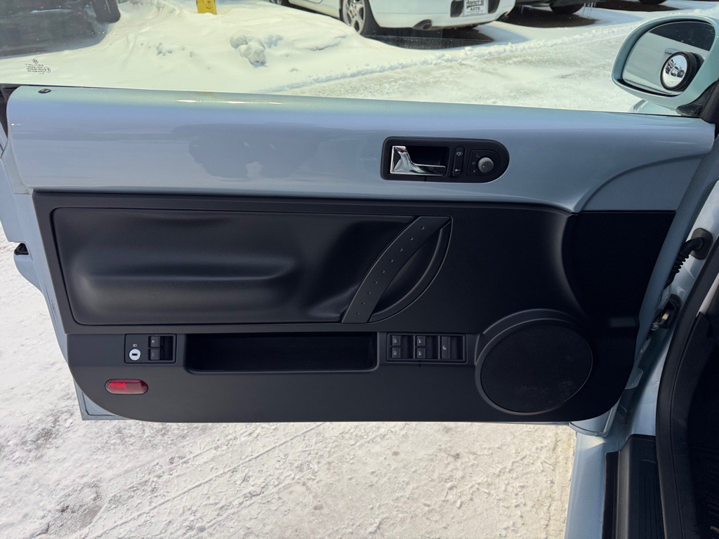 2009 Volkswagen Beetle Image 17