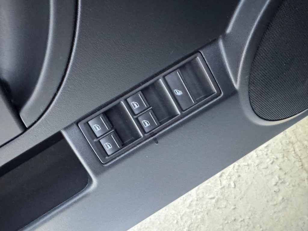 2009 Volkswagen Beetle Image 18