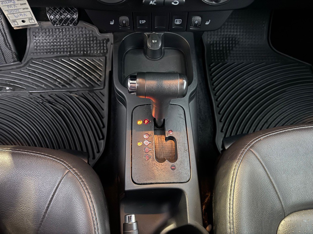 2009 Volkswagen Beetle Image 28