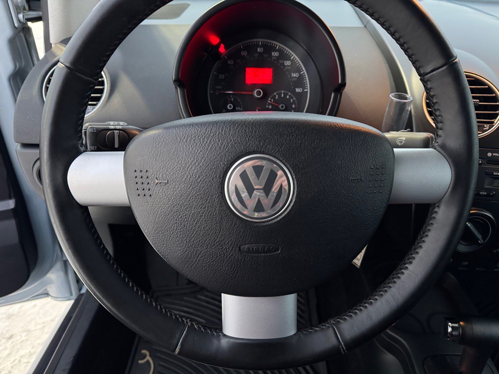 2009 Volkswagen Beetle Image 31