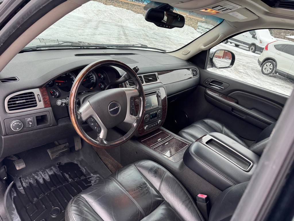 2008 GMC Yukon Image 18