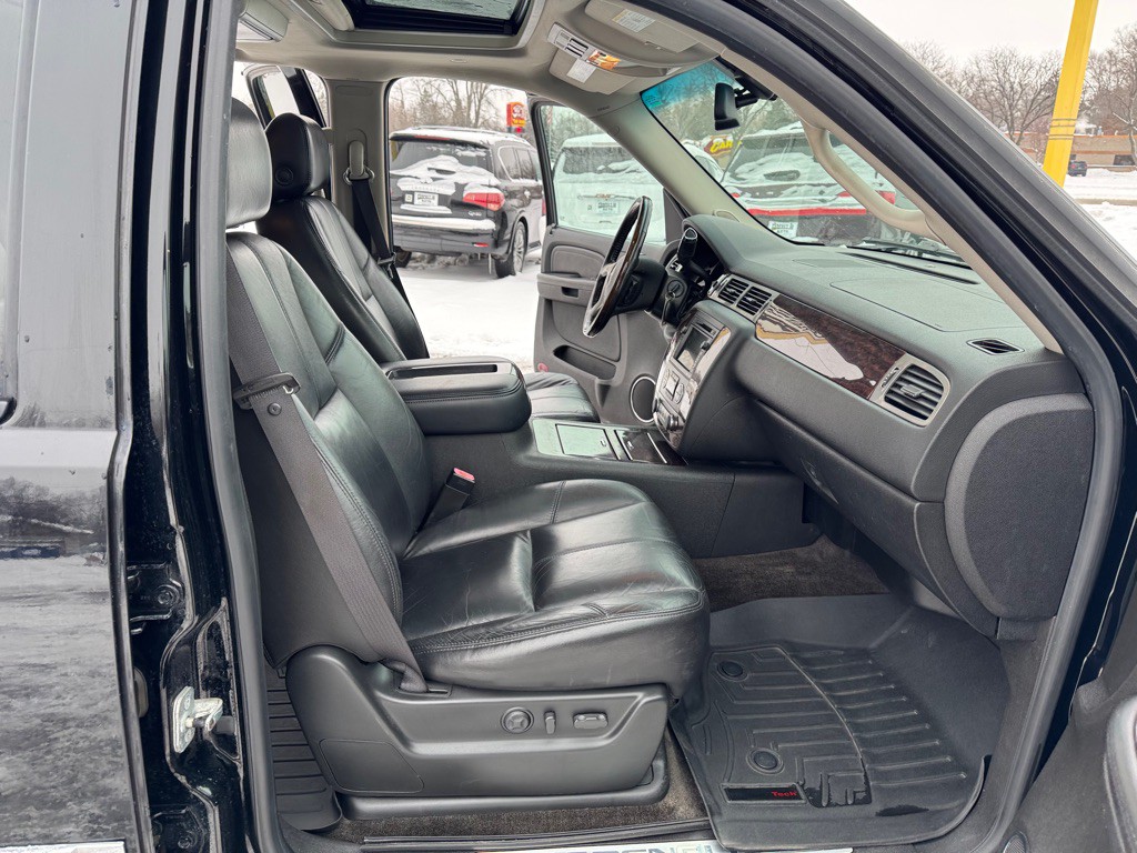 2008 GMC Yukon Image 30