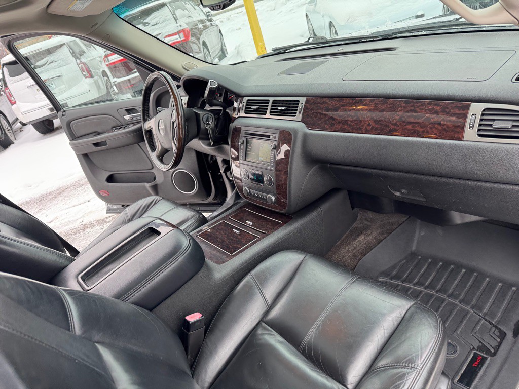 2008 GMC Yukon Image 32