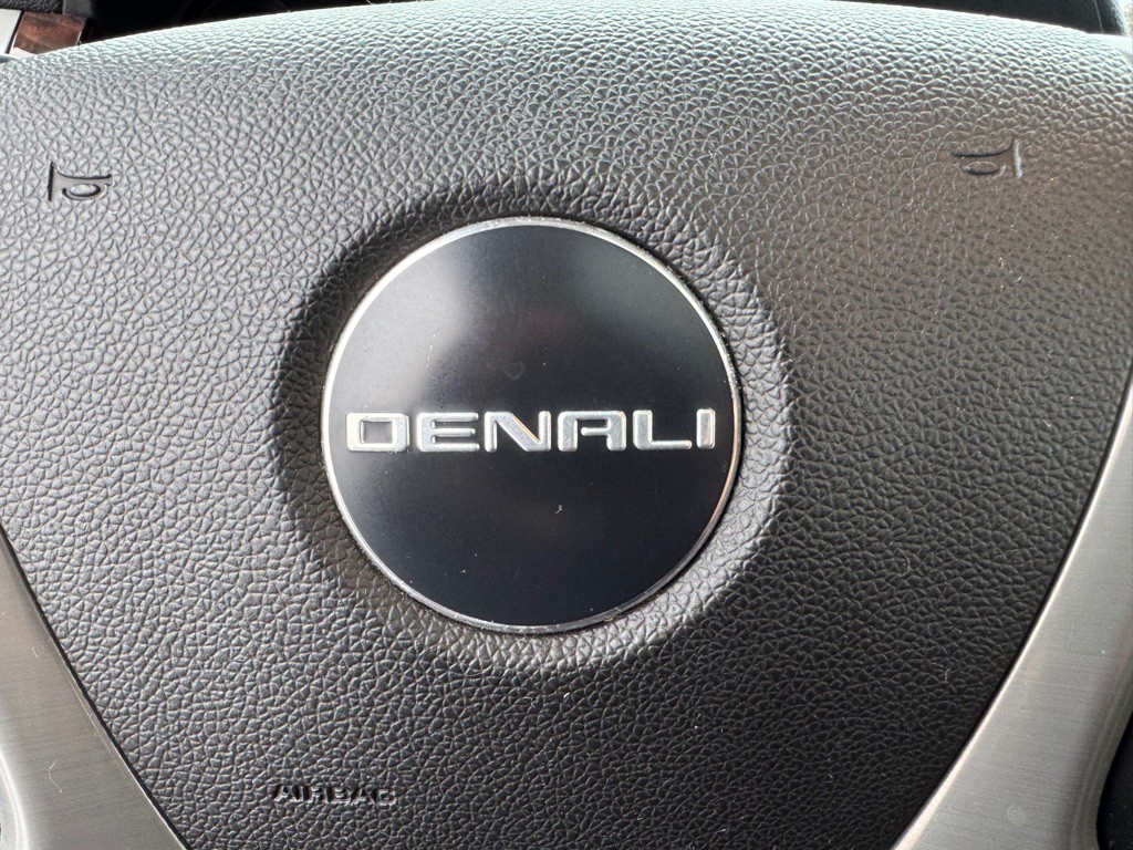 2008 GMC Yukon Image 42