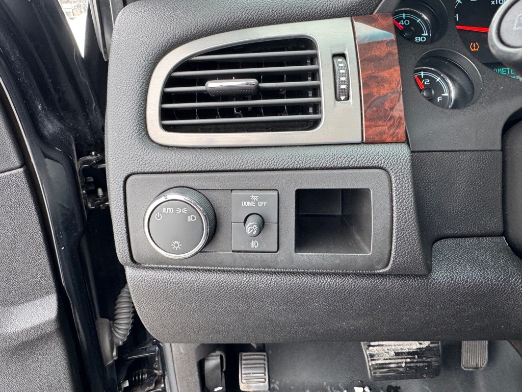 2008 GMC Yukon Image 44