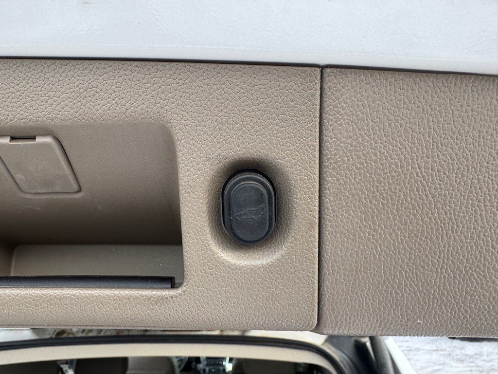 2017 Chevrolet Tahoe Image 25