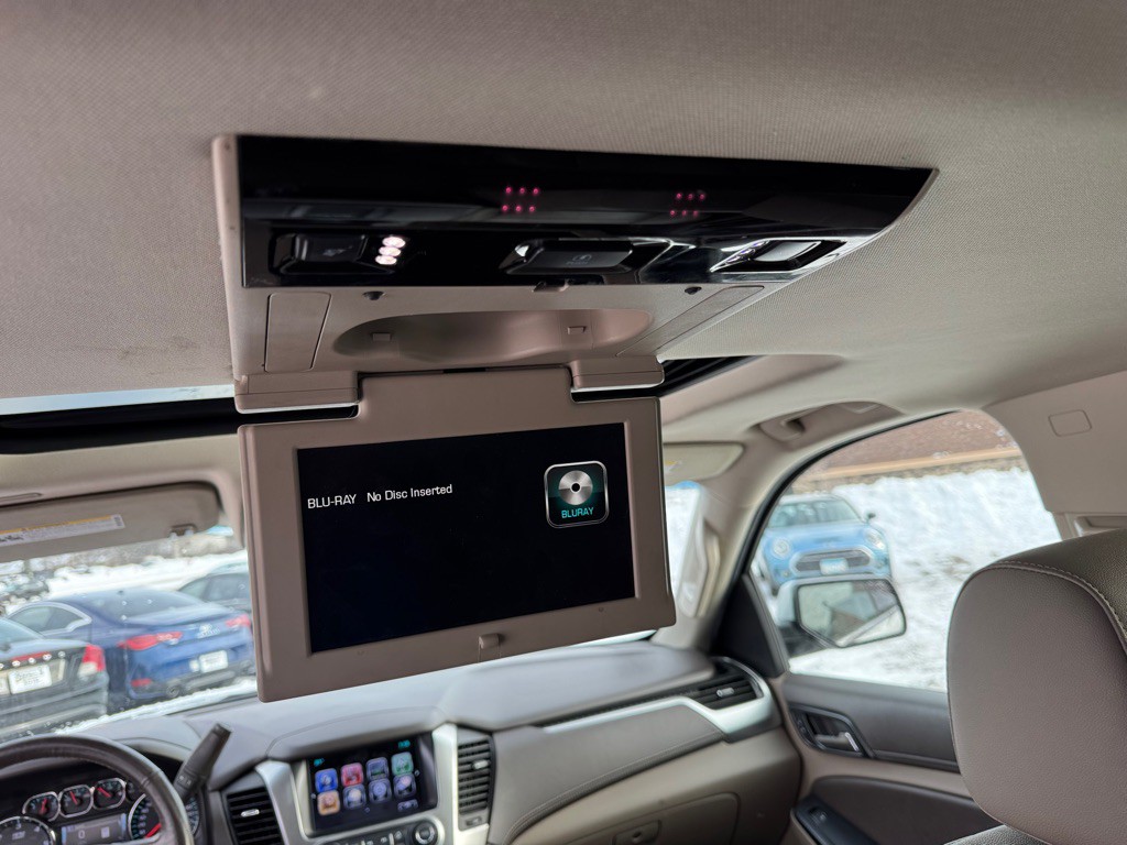 2017 Chevrolet Tahoe Image 32