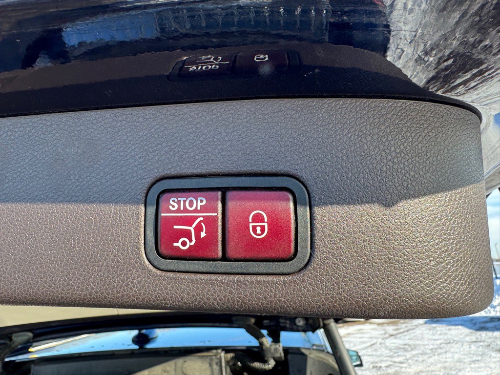 2017 Mercedes-Benz GLS-Class Image 30