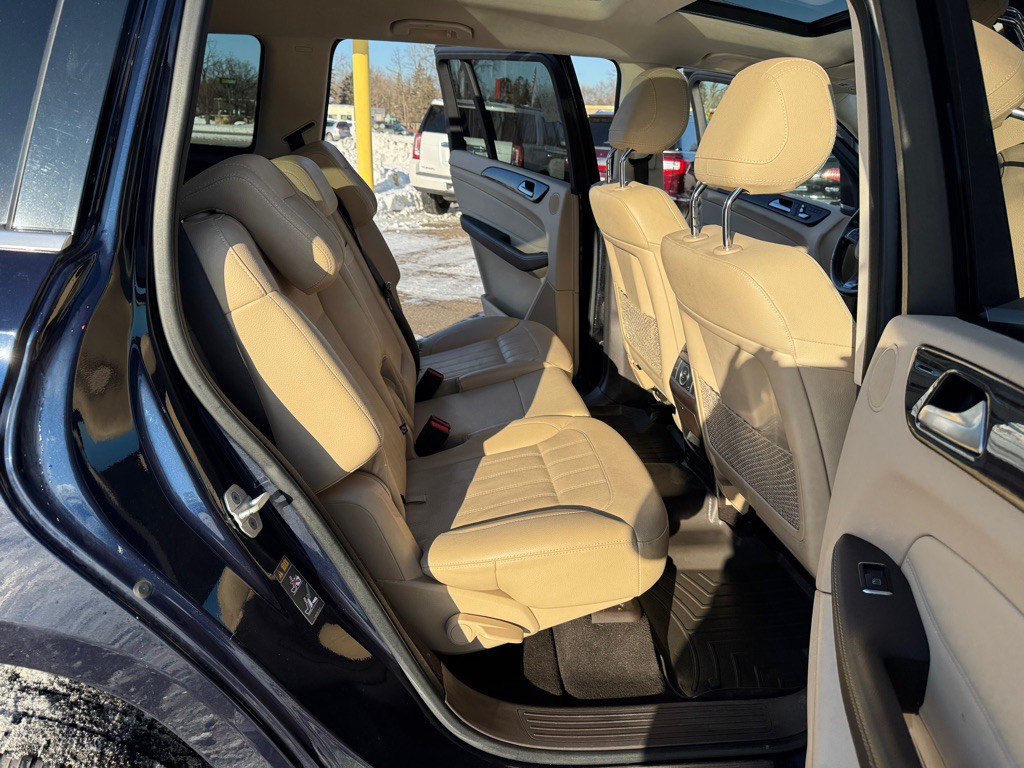 2017 Mercedes-Benz GLS-Class Image 31