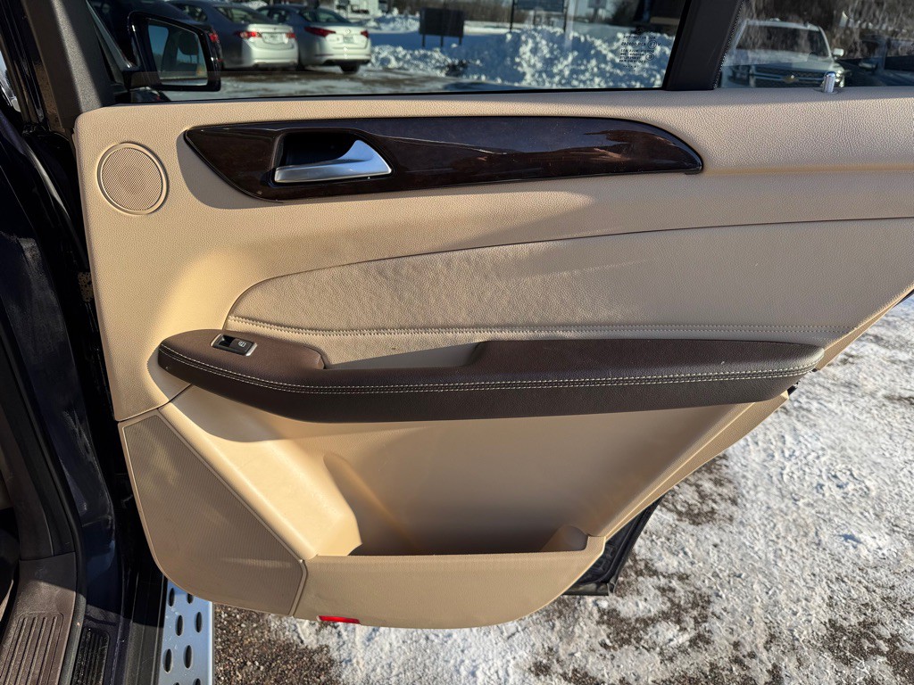 2017 Mercedes-Benz GLS-Class Image 33