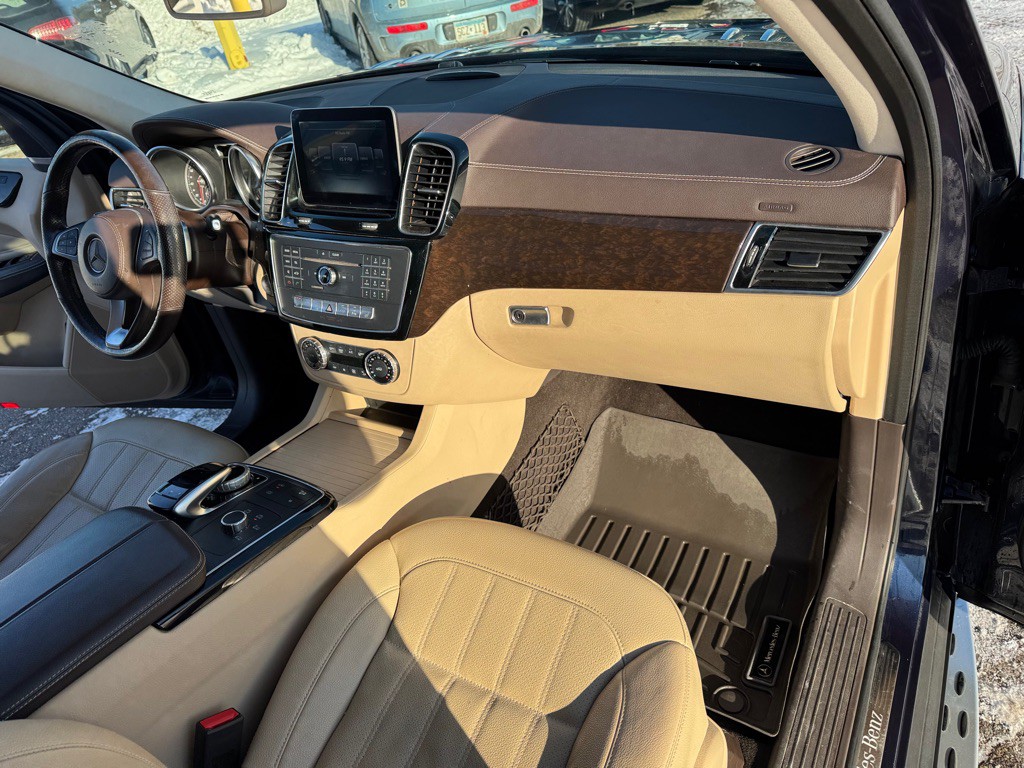 2017 Mercedes-Benz GLS-Class Image 36