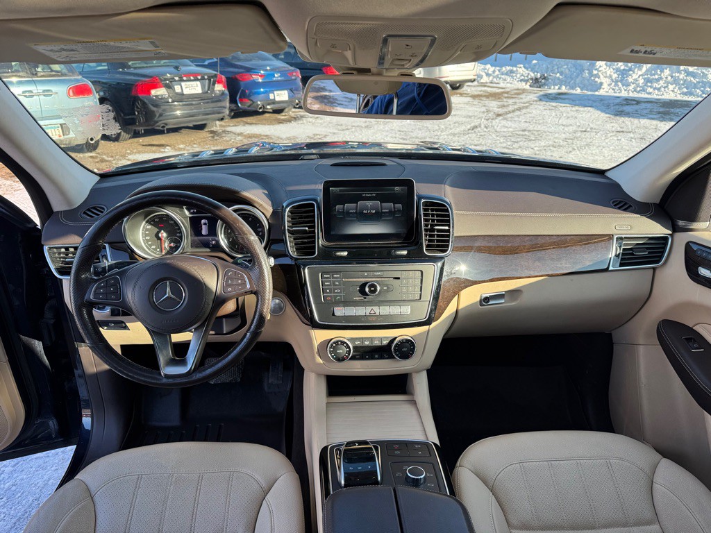 2017 Mercedes-Benz GLS-Class Image 39