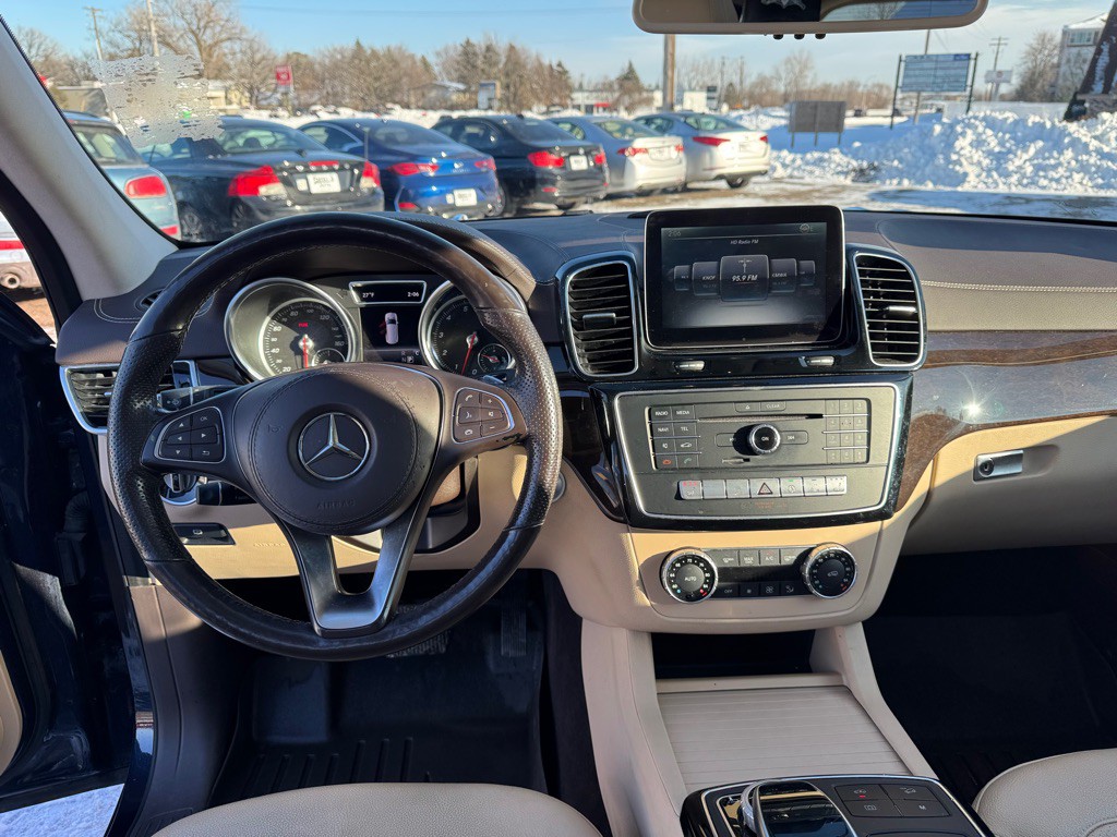 2017 Mercedes-Benz GLS-Class Image 40