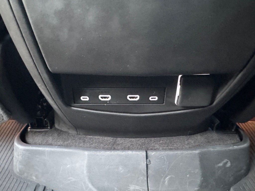 2024 Cadillac Escalade Image 38