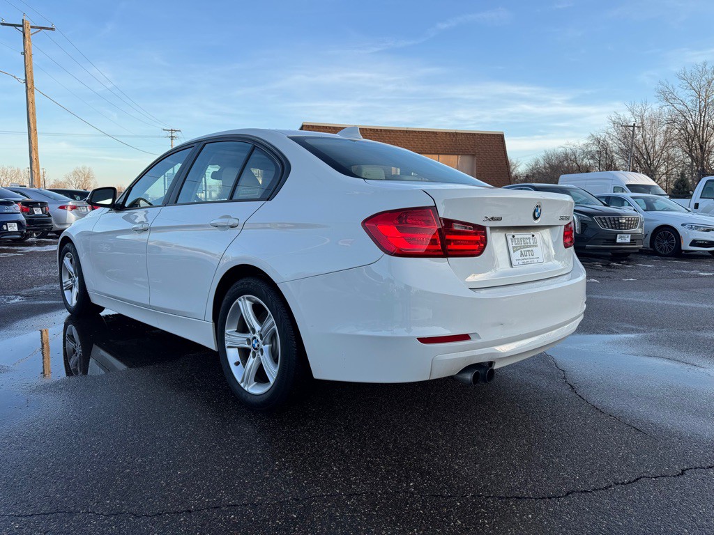 2013 BMW 3 Series Image 7