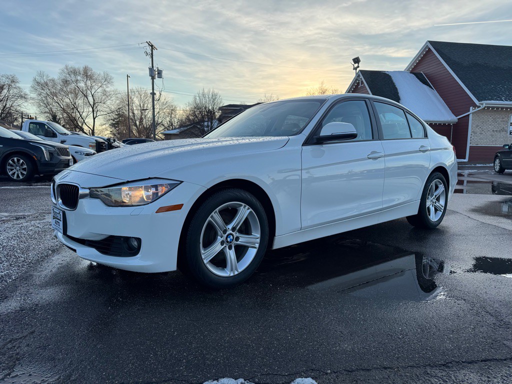 2013 BMW 3 Series Image 10