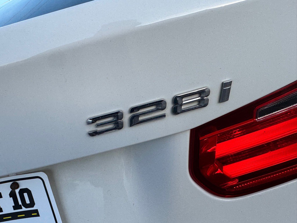 2013 BMW 3 Series Image 14