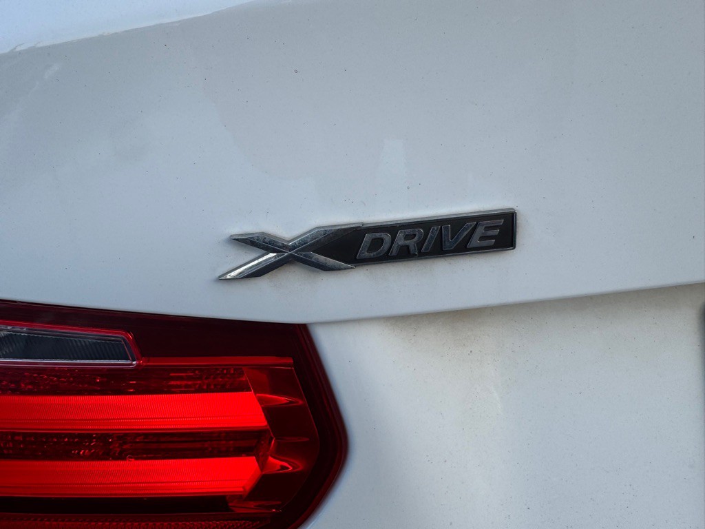 2013 BMW 3 Series Image 15