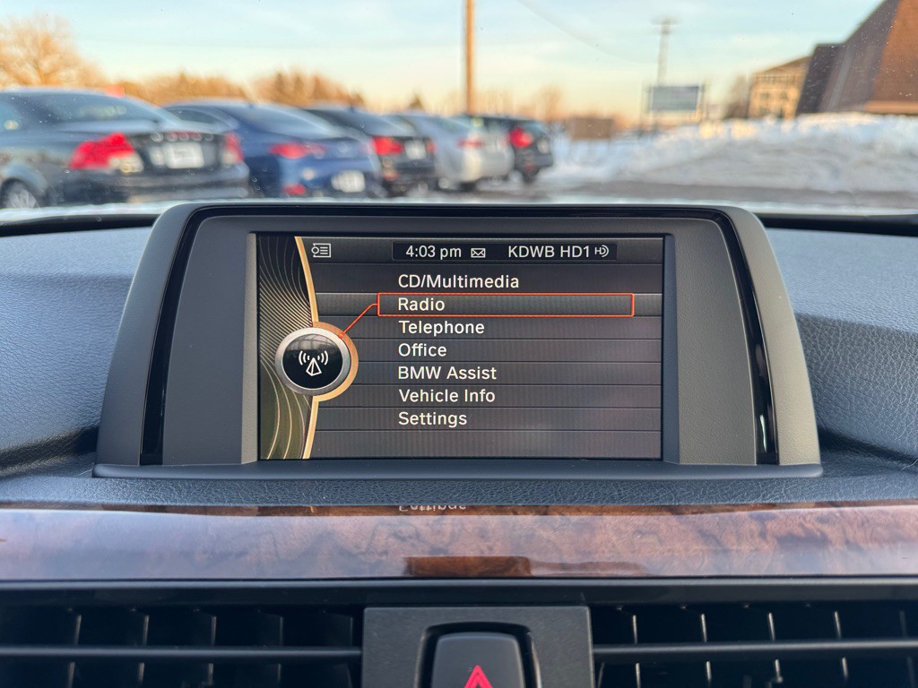 2013 BMW 3 Series Image 40