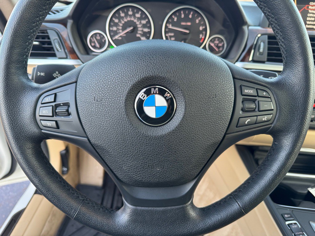 2013 BMW 3 Series Image 42