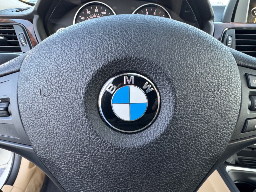 2013 BMW 3 Series Image 44