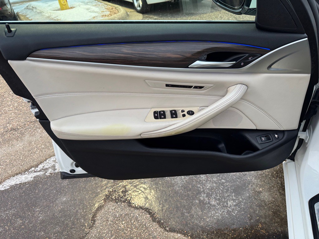 2018 BMW 5 Series Image 19