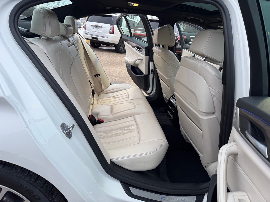 2018 BMW 5 Series Image 27