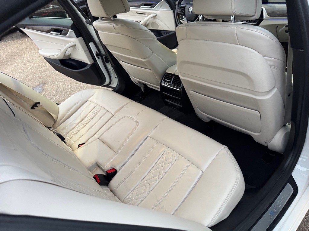 2018 BMW 5 Series Image 28